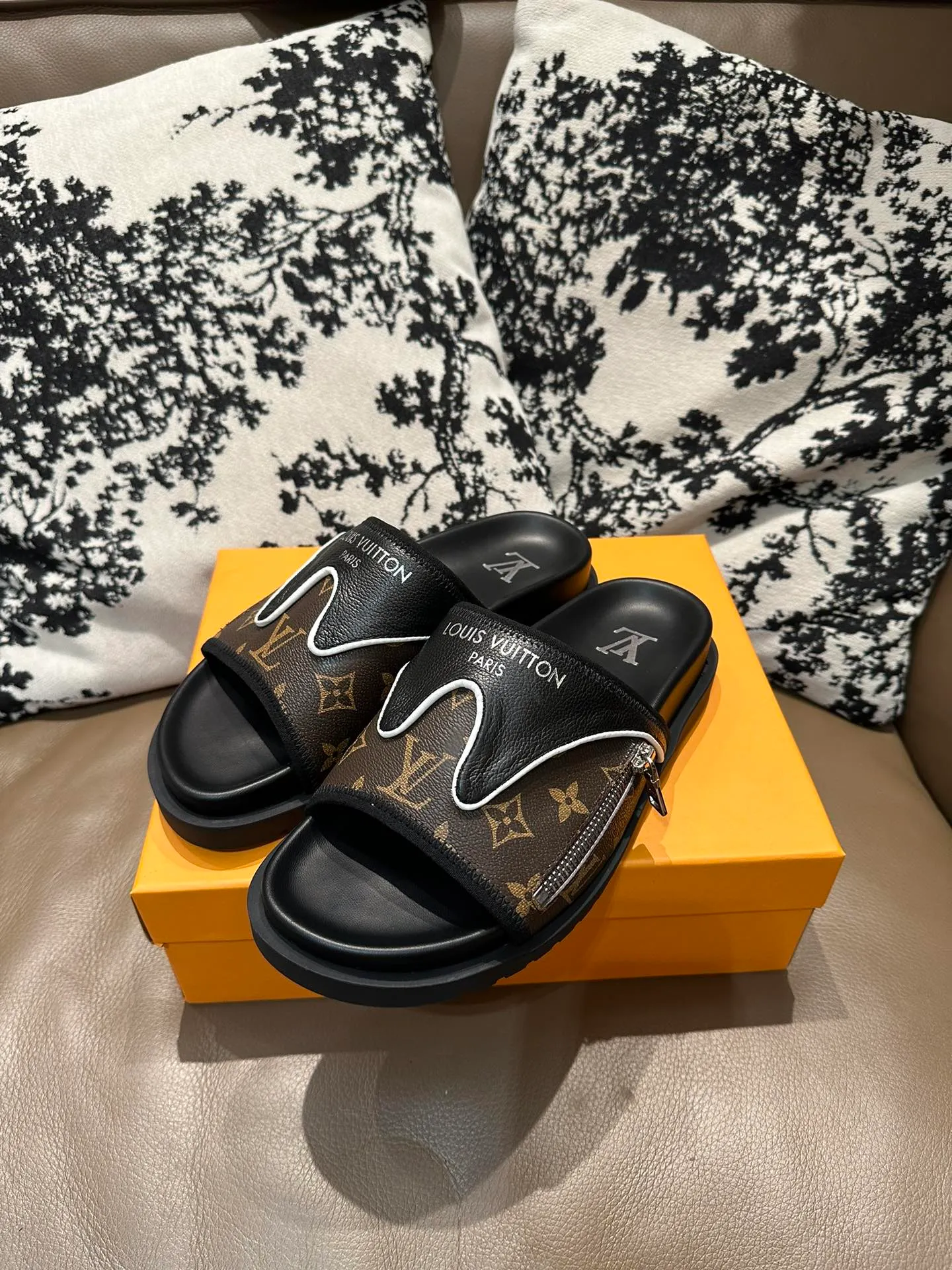 Men's shoes 💰340💰 LV zipper new style, cowhide surface, sheepskin lining, size 36-46